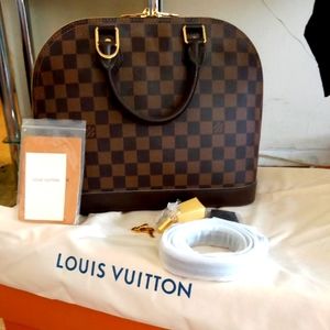 Louis Vuitton Purse with duster & accessories